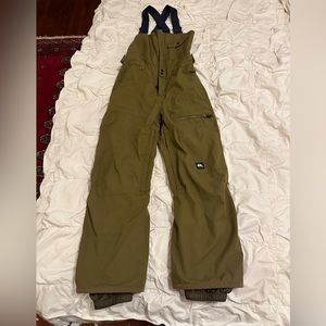 Teenage Boys quicksilver bib snow pants gently used but outgrown. Worn at age 13